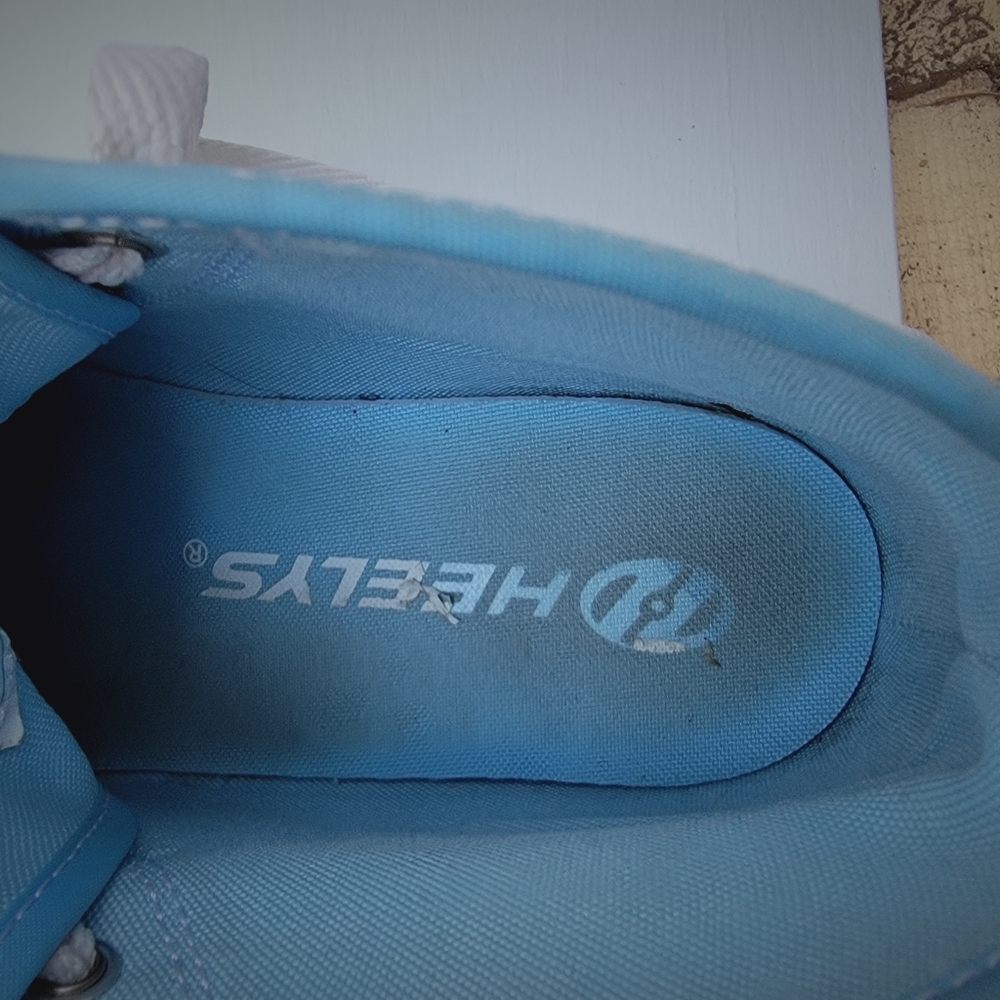 Shoes - Picture 5 of 5